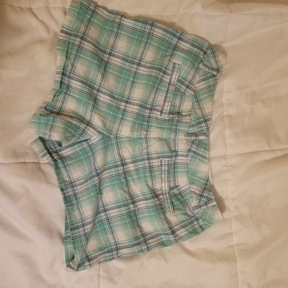 Plaid shorts - Picture 2 of 5